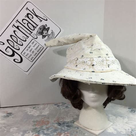 Flopy witch hat